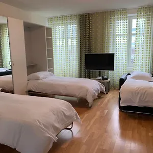 By Du Commerce Appartement